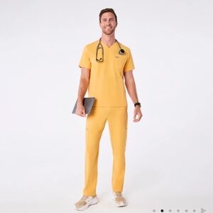 🧑🏽‍⚕️ Figs Men's Orange (Dandelion) Scrub Set